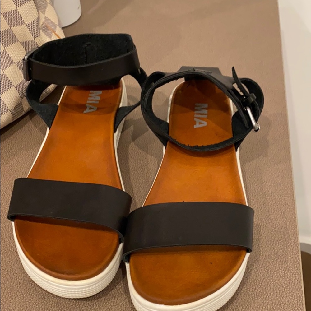 Mia black leather sandals